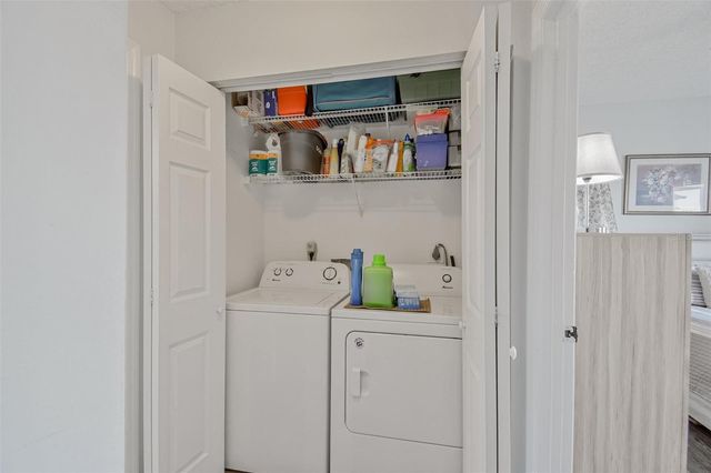 4115 CHATHAM OAK COURT 220, Tampa, FL 33624