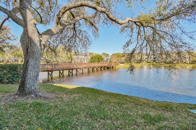 4115 CHATHAM OAK COURT 220, Tampa, FL 33624