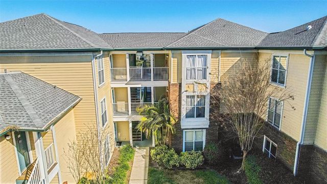 4115 CHATHAM OAK COURT 220, Tampa, FL 33624