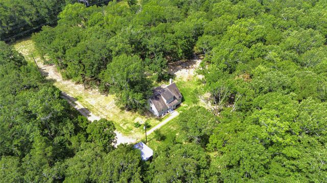 387 Hackberry Dr, Onalaska, TX 77360