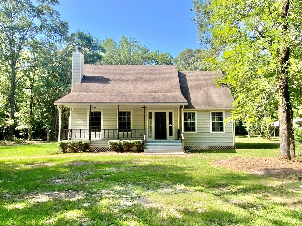 387 Hackberry Dr, Onalaska, TX 77360