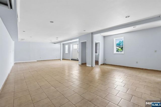 310 Centre Avenue, Secaucus, NJ 07094
