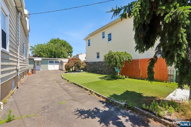 310 Centre Avenue, Secaucus, NJ 07094