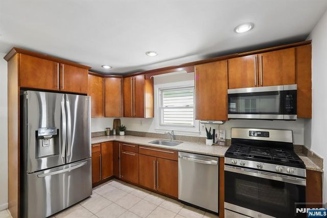 310 Centre Avenue, Secaucus, NJ 07094