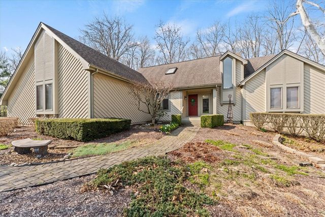 8289 Rhine Way, Centerville, OH 45458