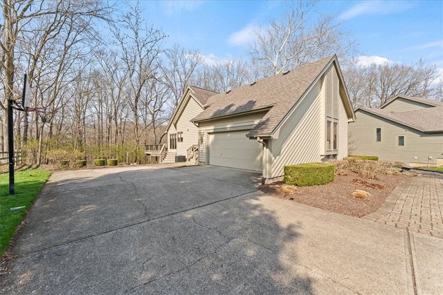 8289 Rhine Way, Centerville, OH 45458