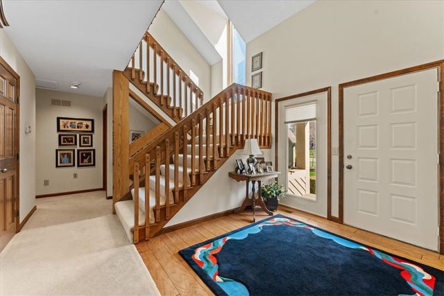 8289 Rhine Way, Centerville, OH 45458