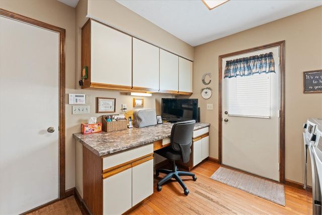 8289 Rhine Way, Centerville, OH 45458