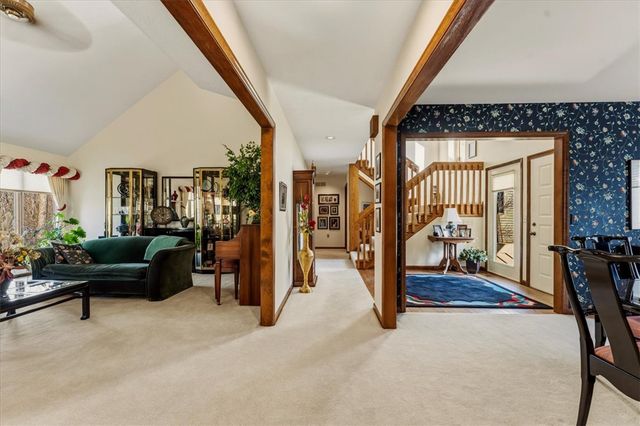 8289 Rhine Way, Centerville, OH 45458