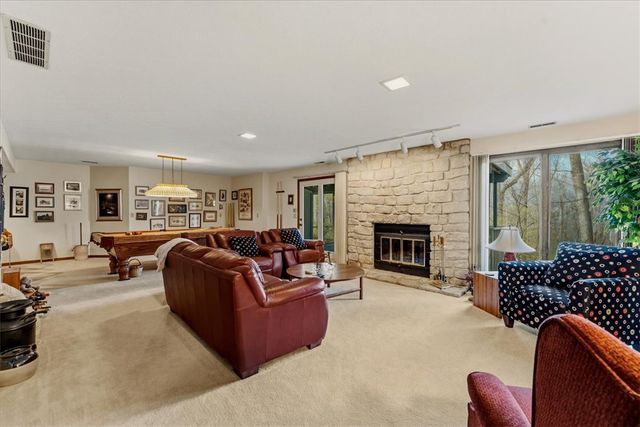 8289 Rhine Way, Centerville, OH 45458