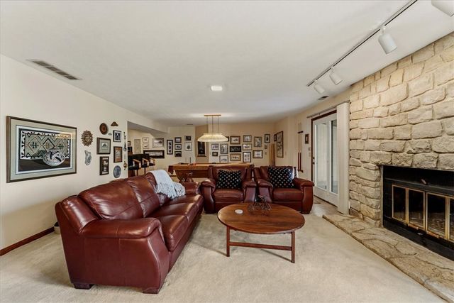 8289 Rhine Way, Centerville, OH 45458