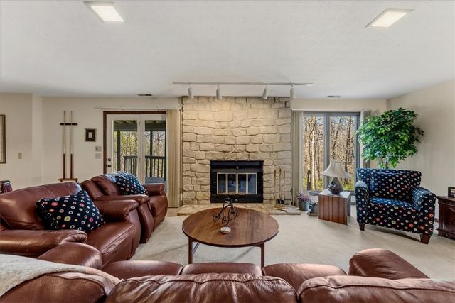 8289 Rhine Way, Centerville, OH 45458