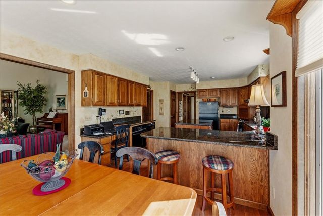 8289 Rhine Way, Centerville, OH 45458