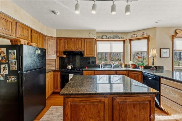 8289 Rhine Way, Centerville, OH 45458