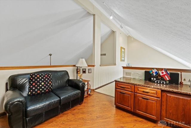 8289 Rhine Way, Centerville, OH 45458