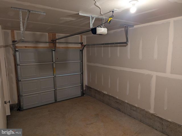 513 SEEBACK DR., Charles Town, WV 25414