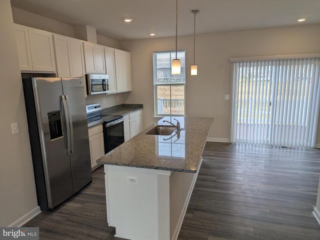 513 SEEBACK DR., Charles Town, WV 25414