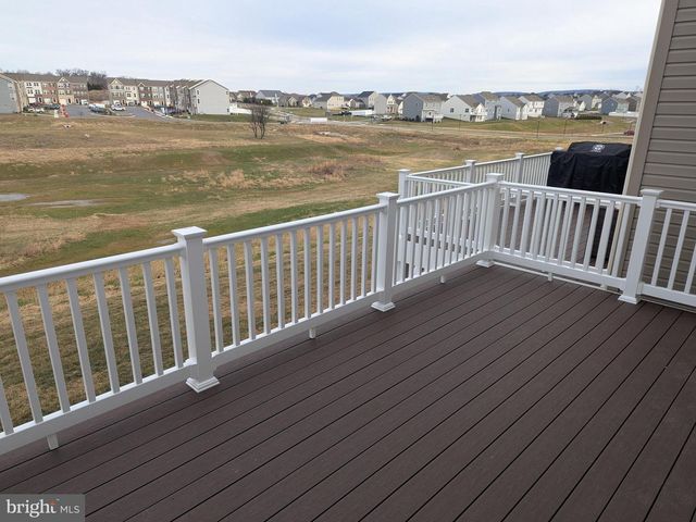 513 SEEBACK DR., Charles Town, WV 25414