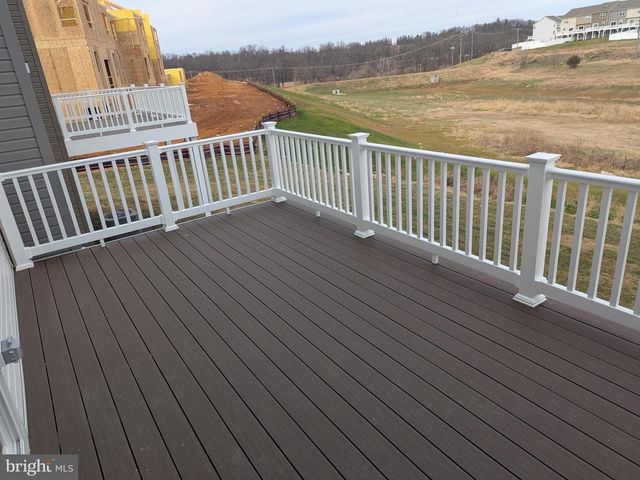 513 SEEBACK DR., Charles Town, WV 25414