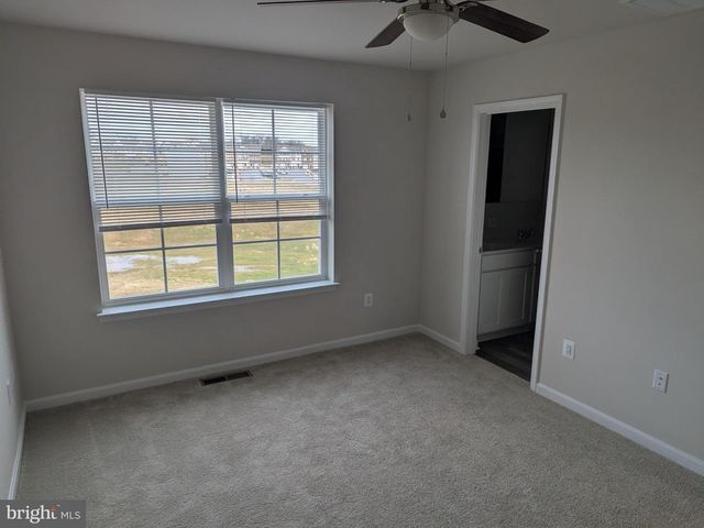 513 SEEBACK DR., Charles Town, WV 25414