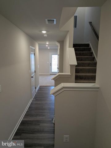 513 SEEBACK DR., Charles Town, WV 25414