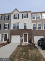 513 SEEBACK DR., Charles Town, WV 25414