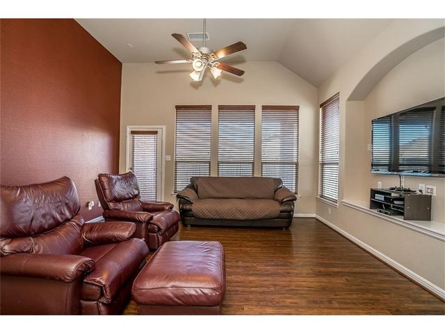 1405 Nightingale Drive, Aubrey, TX 76227