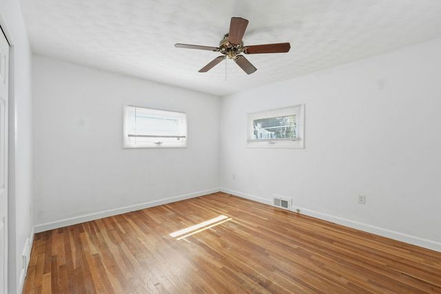 7 Athens St, Auburn, MA 01510