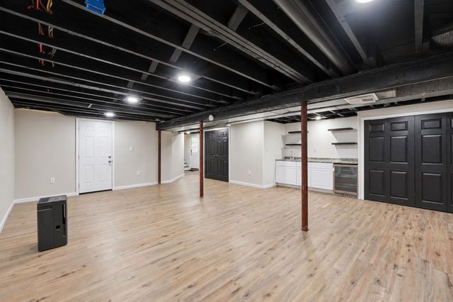 7 Athens St, Auburn, MA 01510