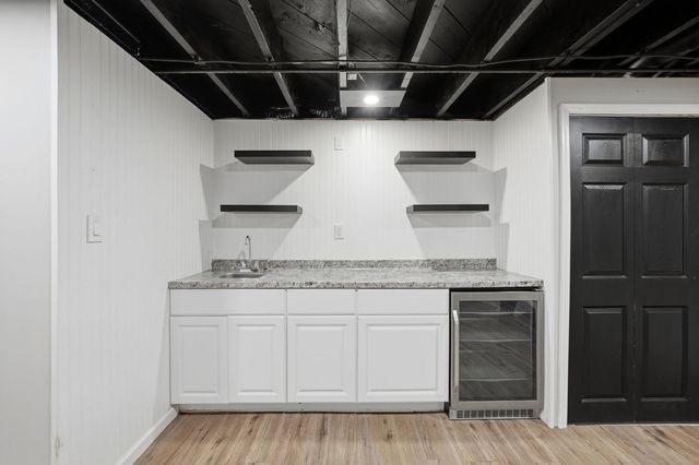 7 Athens St, Auburn, MA 01510