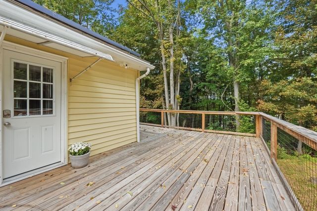 7 Athens St, Auburn, MA 01510