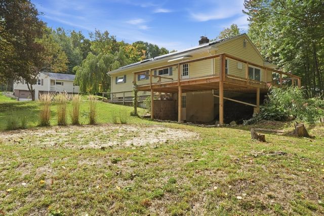 7 Athens St, Auburn, MA 01510