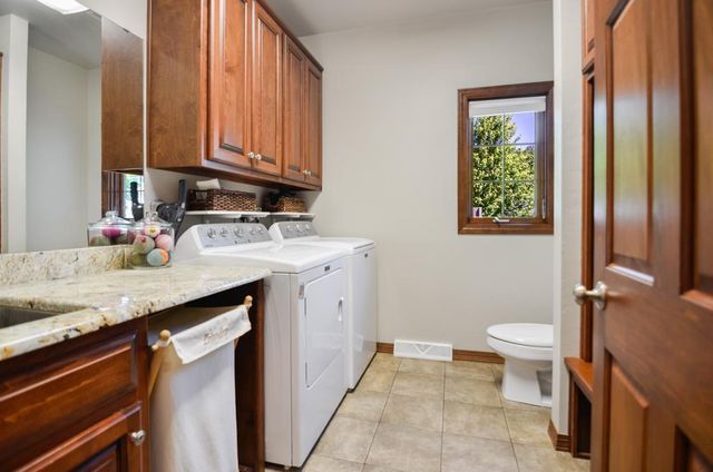 1521 ROYAL CROWN COURT, Green Bay, WI 54313