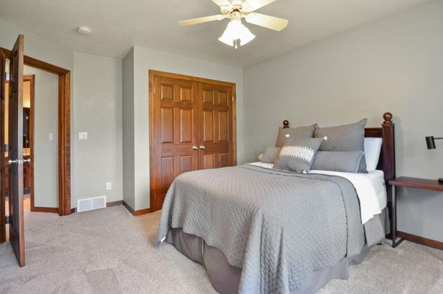 1521 ROYAL CROWN COURT, Green Bay, WI 54313