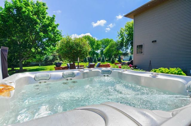 1521 ROYAL CROWN COURT, Green Bay, WI 54313