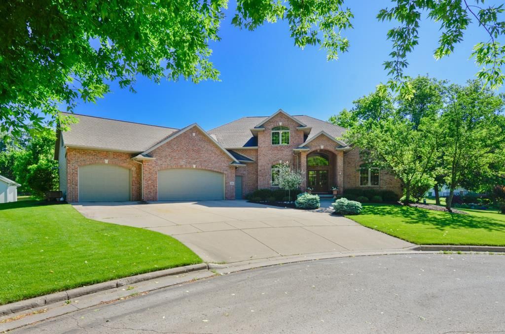 1521 ROYAL CROWN COURT, Green Bay, WI 54313
