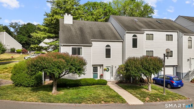 9 Clubhouse Drive 9, Cromwell, CT 06416
