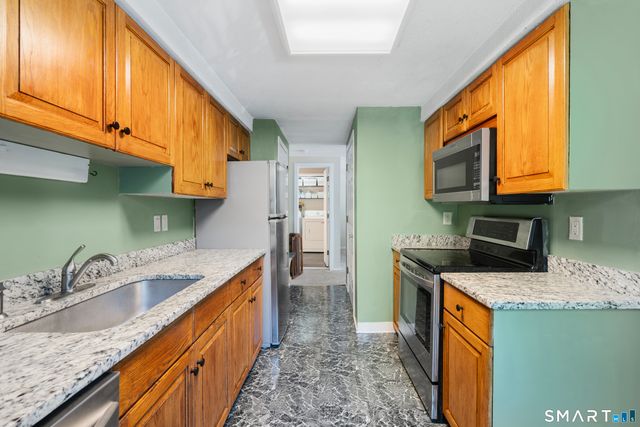 9 Clubhouse Drive 9, Cromwell, CT 06416