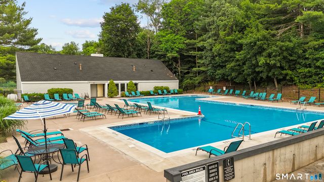 9 Clubhouse Drive 9, Cromwell, CT 06416