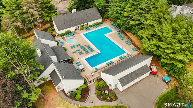 9 Clubhouse Drive 9, Cromwell, CT 06416