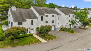 9 Clubhouse Drive 9, Cromwell, CT 06416