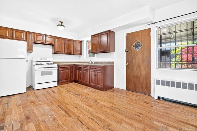 3885 Paulding Avenue, Bronx, NY 10469