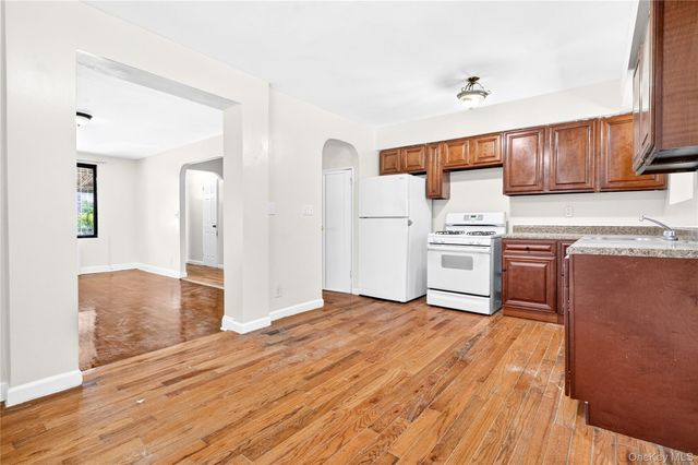 3885 Paulding Avenue, Bronx, NY 10469