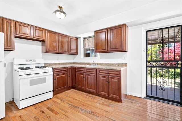 3885 Paulding Avenue, Bronx, NY 10469