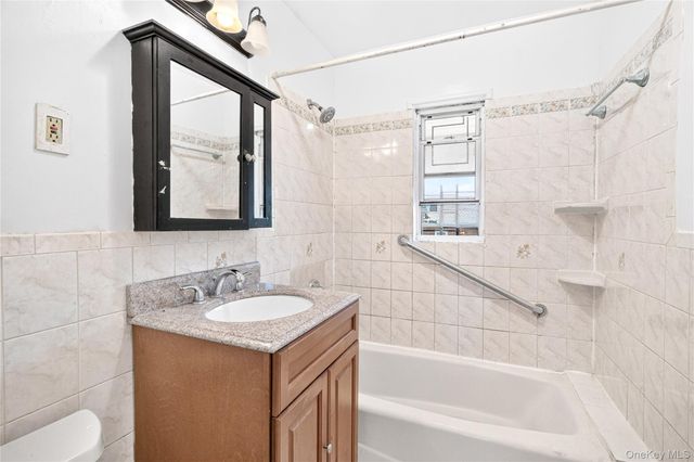 3885 Paulding Avenue, Bronx, NY 10469
