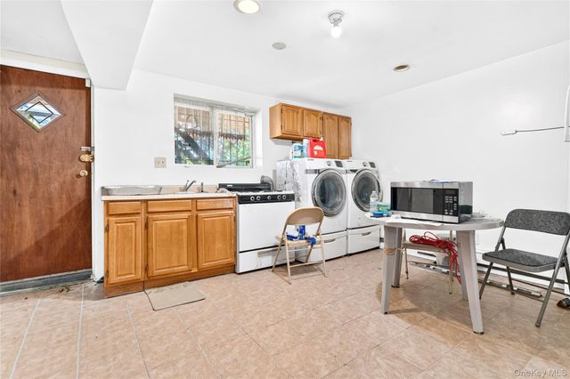3885 Paulding Avenue, Bronx, NY 10469