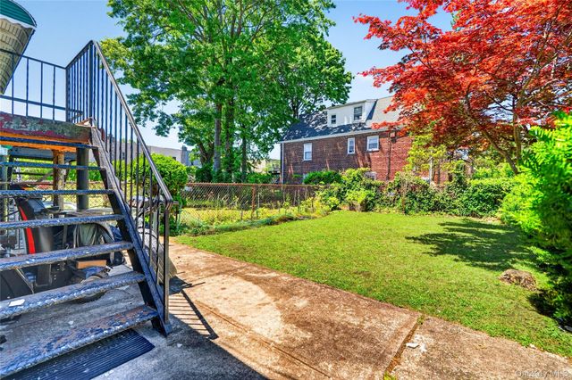 3885 Paulding Avenue, Bronx, NY 10469