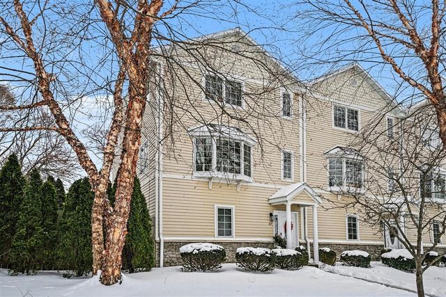 217 W Merchant Street, New Buffalo, MI 49117