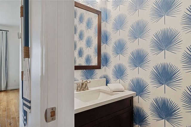 217 W Merchant Street, New Buffalo, MI 49117