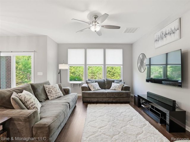 24827 Ivy, Novi, MI 48375